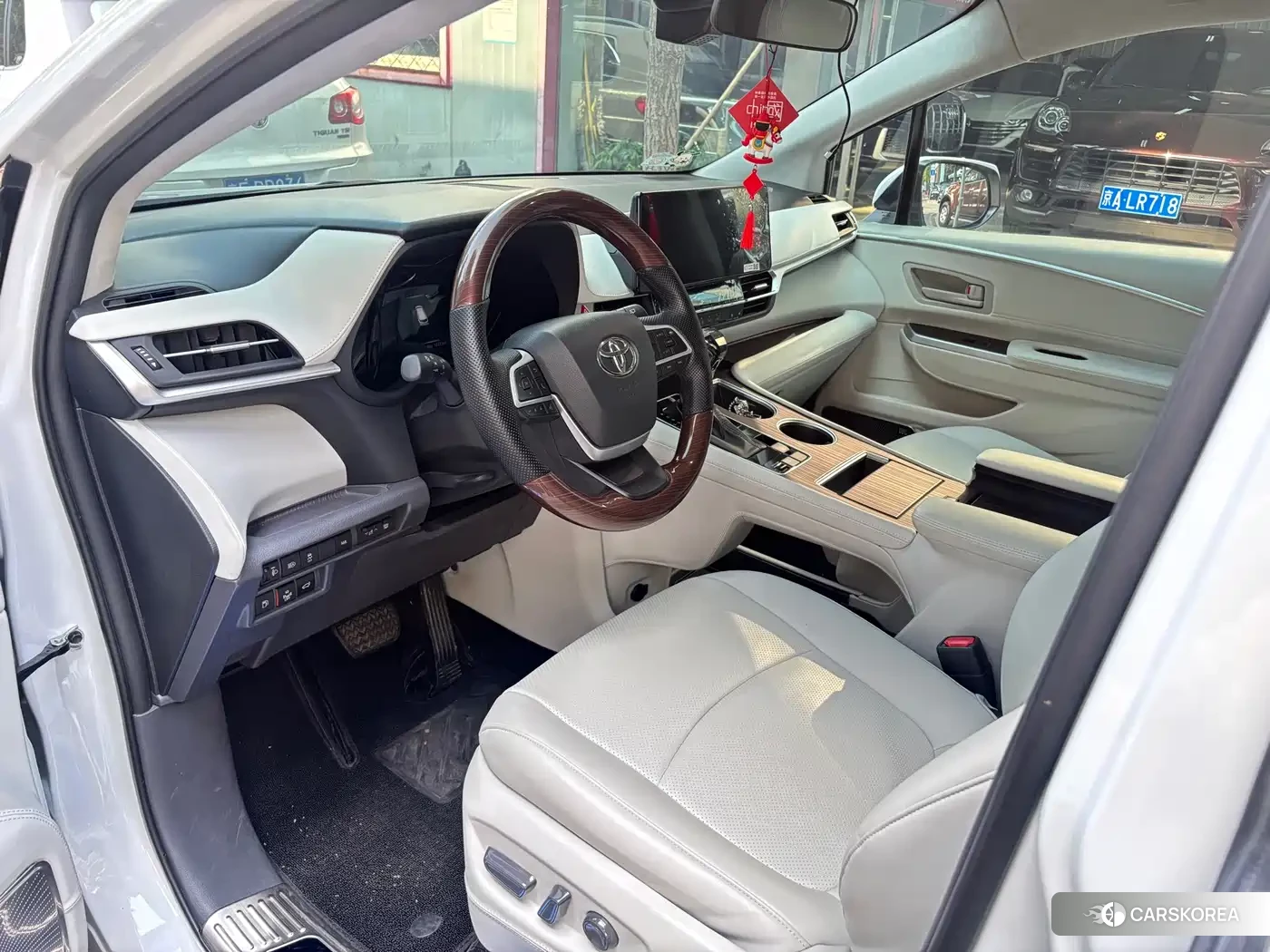 Toyota Grevia 2025 Белый из Китая, фото 4