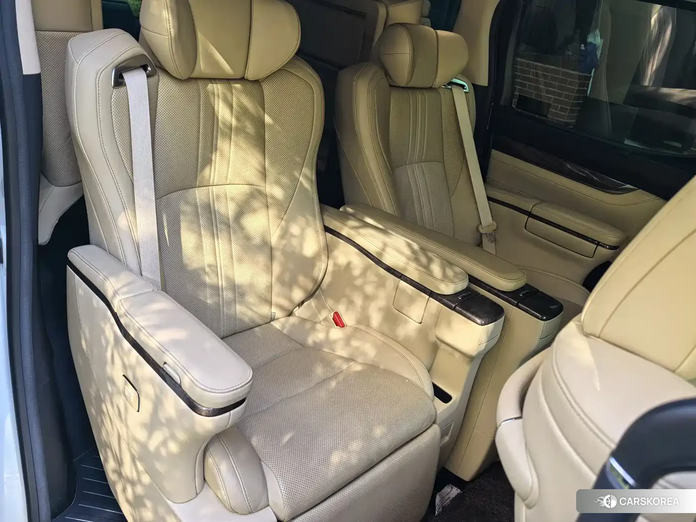 Toyota Elfa id 4578374 из Китая 16