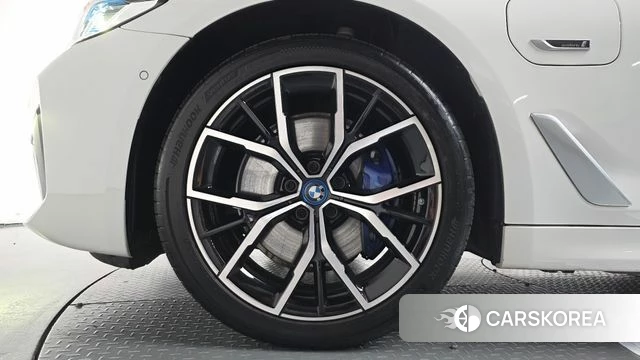 BMW 5 Series (G30) id 4894099 из Кореи 31