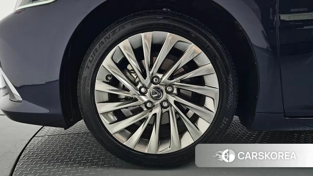 Lexus ES300h 7th generation id 4864005 из Кореи 34