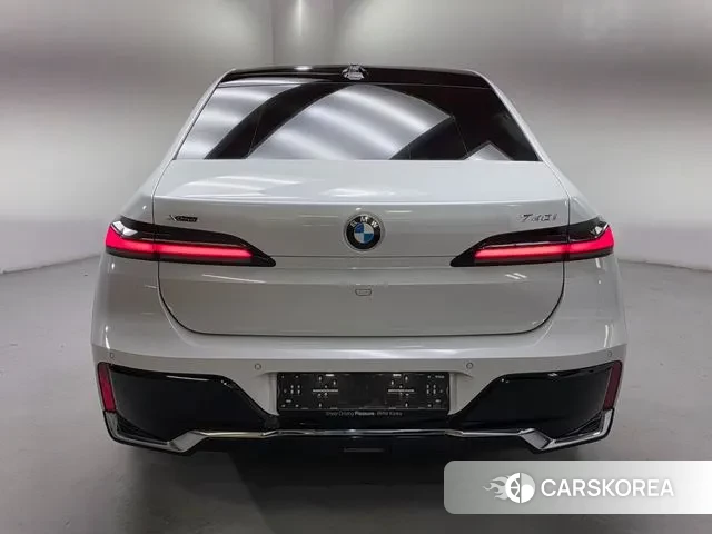 BMW 7 Series (G70) id 3327506 из Кореи 14