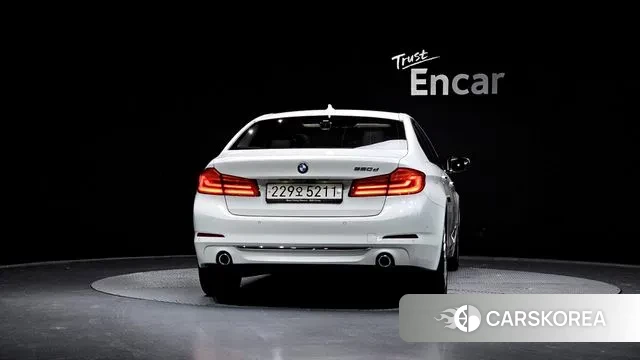 BMW 5 Series (G30) id 3209966 из Кореи 14