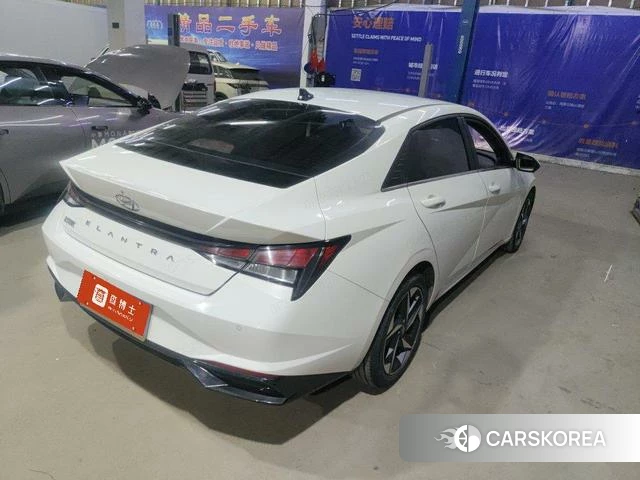 Hyundai Elantra 2023 Белый из Китая, фото 4
