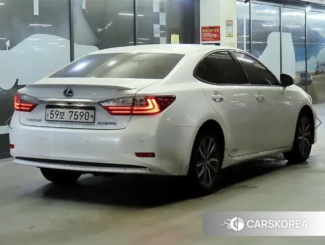 Lexus New ES300h id 3647414 из Кореи 14