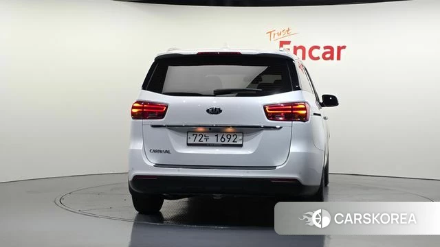 Kia The New Carnival id 4663010 из Кореи 14