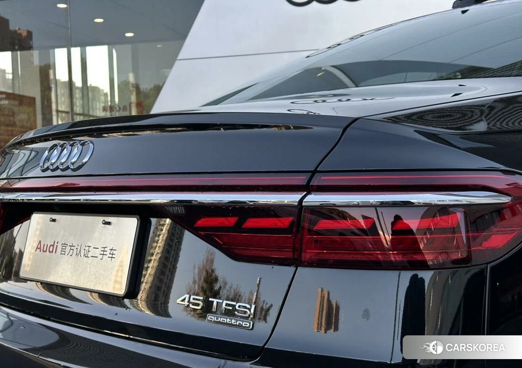 Audi A8 id 4467880 из Китая 12