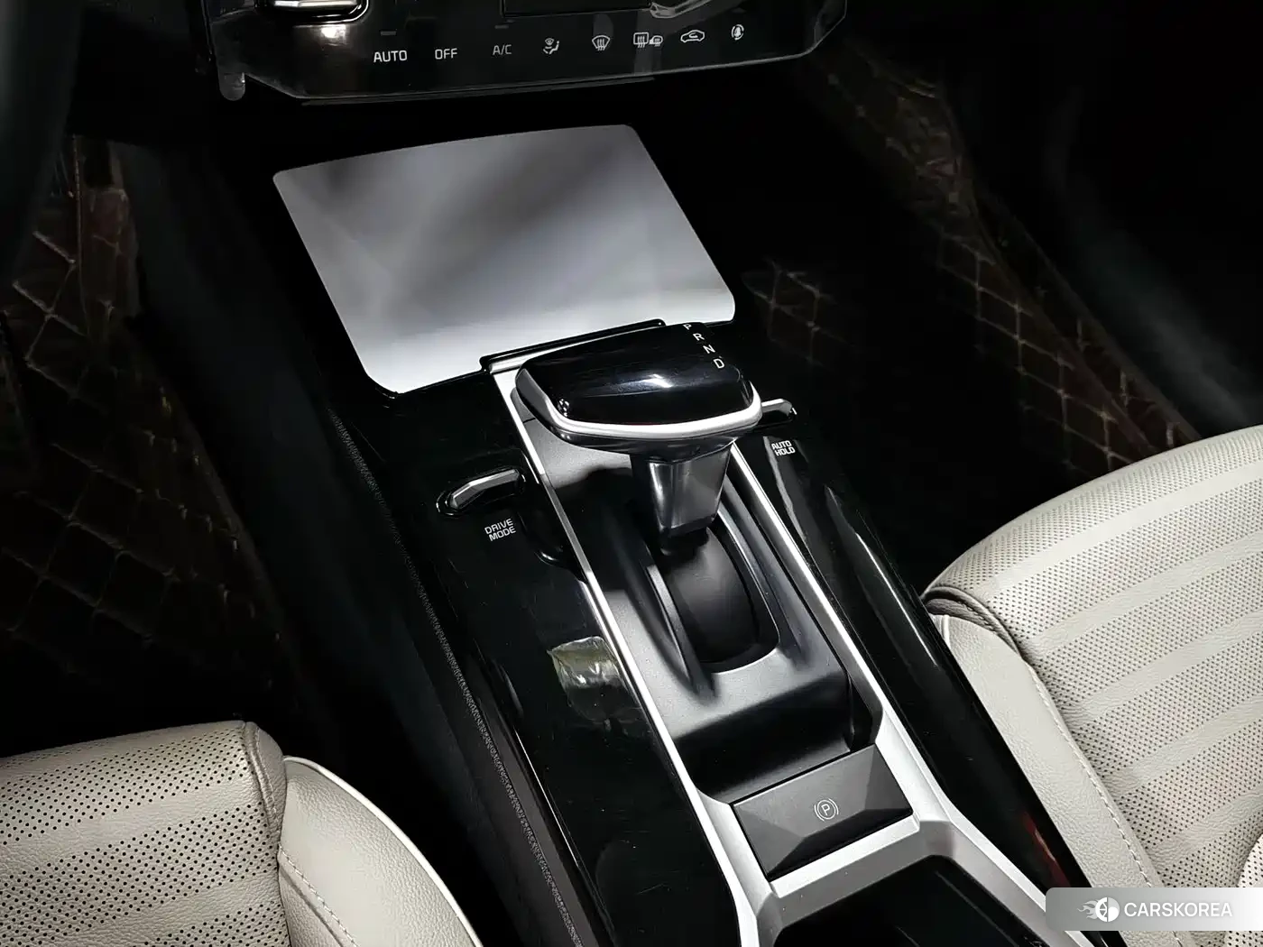 Kia K3 2023 Белый из Китая, фото 4