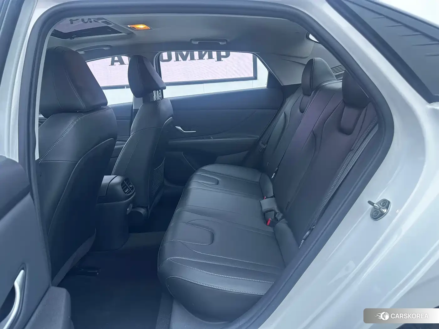 Hyundai Elantra 2023 Белый из Китая, фото 4