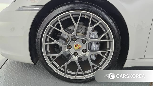 Porsche 911(992) id 4712516 из Кореи 27