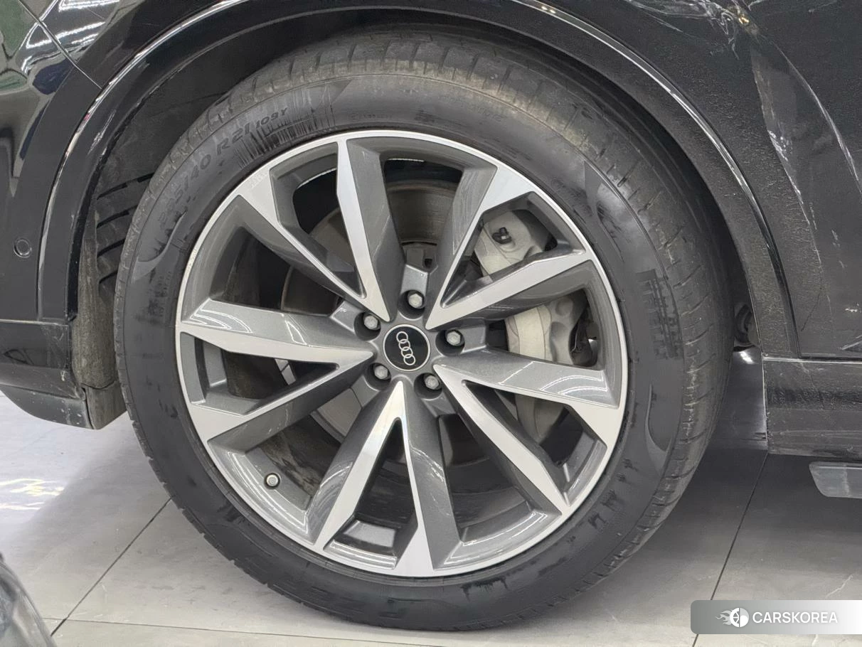Audi Q7 id 4413184 из Китая 9