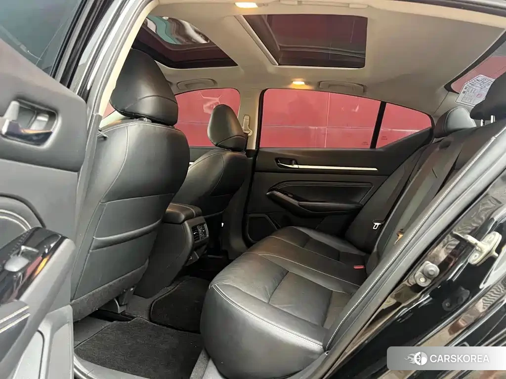 Nissan Altima 2022 Черный из Китая, фото 4