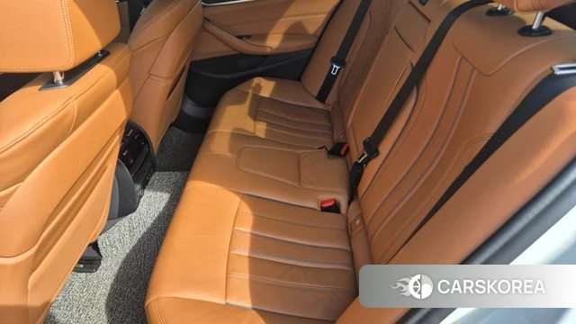 BMW 5 Series (G30) 2021 Белый из Кореи, фото 4