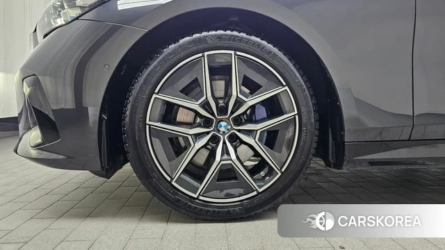 BMW 5 Series (G60) id 4533003 из Кореи 28