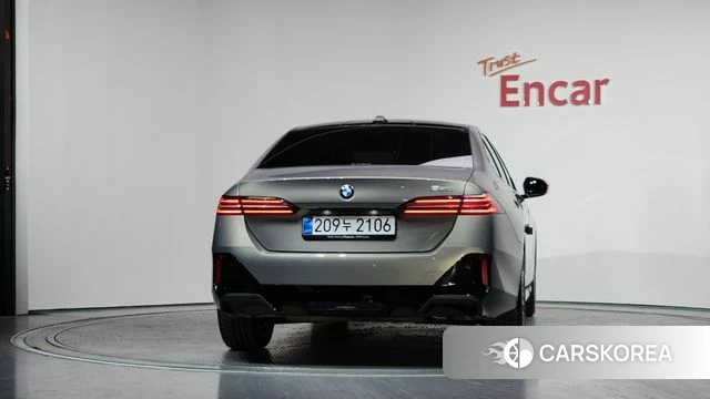 BMW 5 Series (G60) id 3921531 из Кореи 14