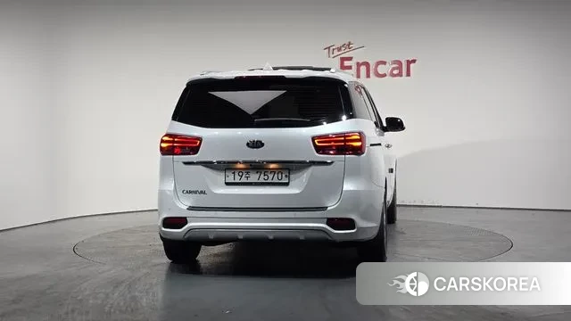 Kia The New Carnival id 3500052 из Кореи 14