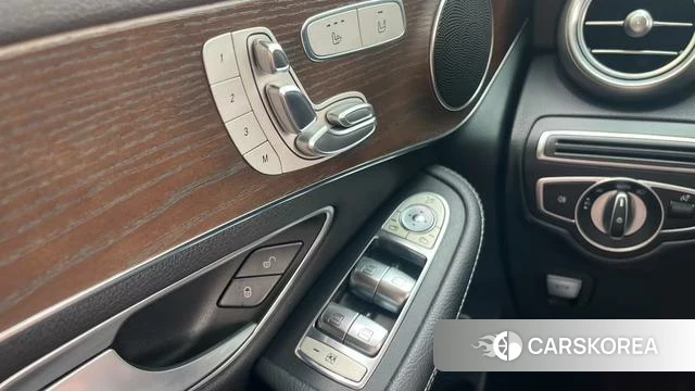 Mercedes-Benz GLC 2022 Темно-серый из Китая, фото 4