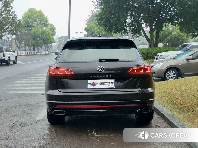 Volkswagen Touareg 2021 Черный из Китая, фото 4