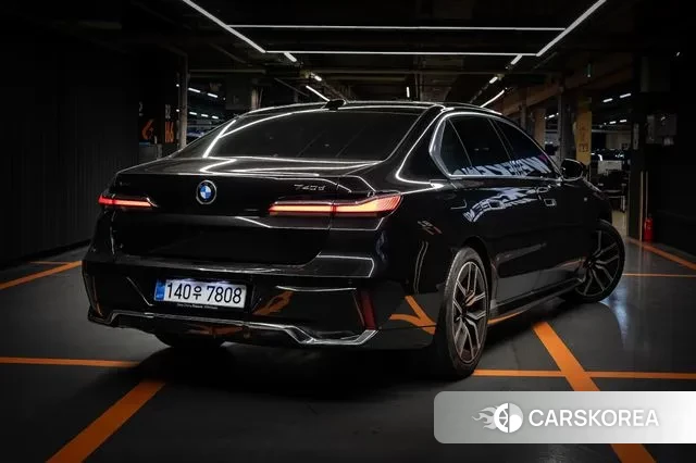 BMW 7 Series (G70) 2025 Черный из Кореи, фото 4