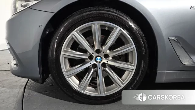 BMW 5 Series (G30) id 3578675 из Кореи 14