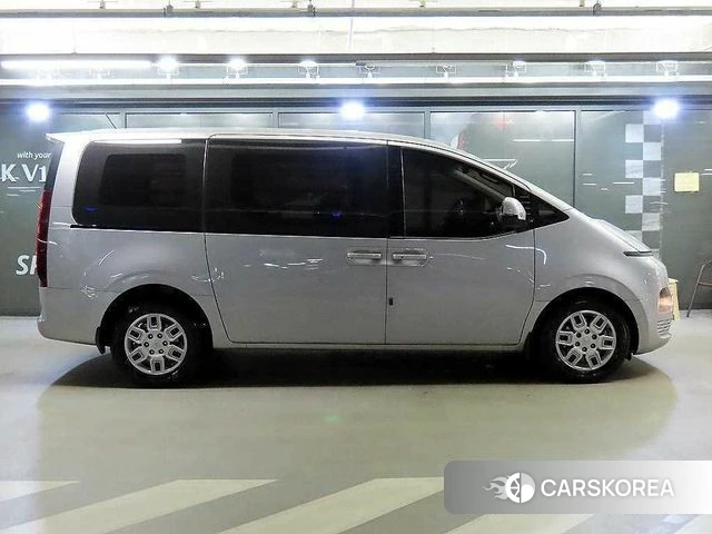 Hyundai Staria id 4282837 из Кореи 14
