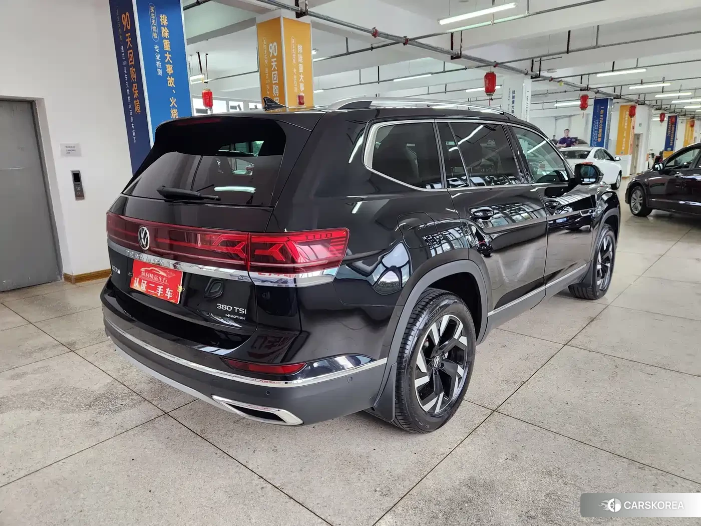Volkswagen Touareg 2022 Черный из Китая, фото 4