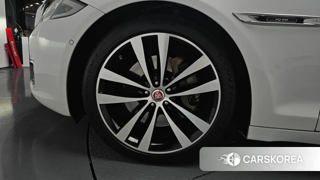 Jaguar All New XJ id 4325200 из Кореи 32