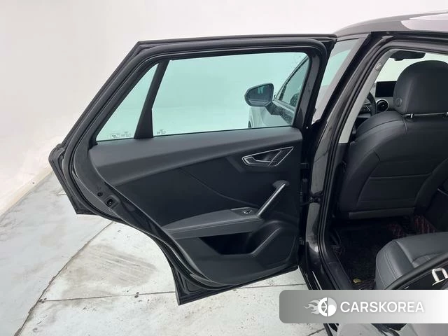 Audi Q2L id 4272600 из Китая 22