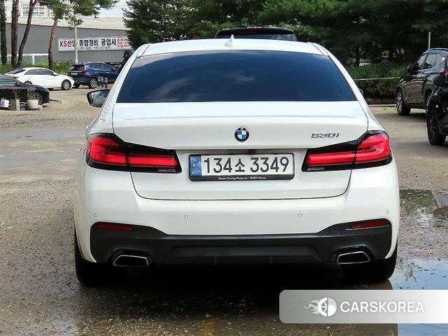 BMW 5 Series (G30) 2023 Белый из Кореи, фото 4