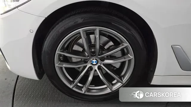 BMW 5 Series (G30) id 3672119 из Кореи 14