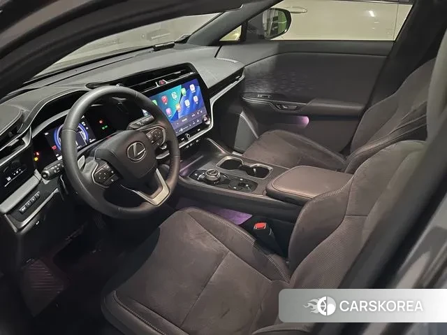 Lexus RZ450e id 3695618 из Кореи 14