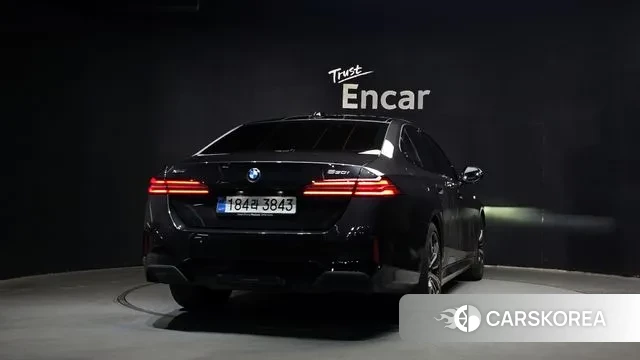 BMW 5 Series (G60) id 3711213 из Кореи 14