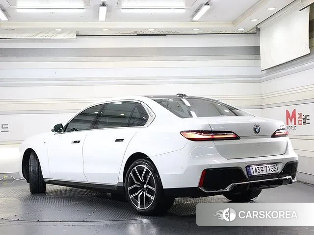 BMW 7 Series (G70) id 3002467 из Кореи 14