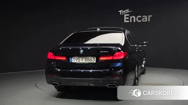 BMW 5 Series (G30) id 3447518 из Кореи 14