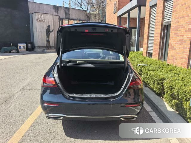 Mercedes-Benz E-class id 3983297 из Китая 21