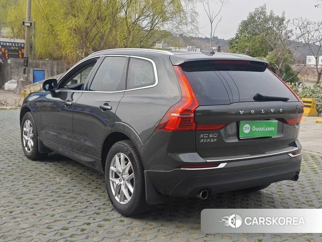 Volvo XC60 2018 Темно-серый из Китая, фото 5