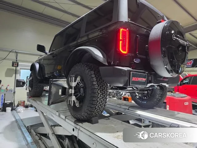 Ford Bronco 6th Generation 2025 Черный из Кореи, фото 6