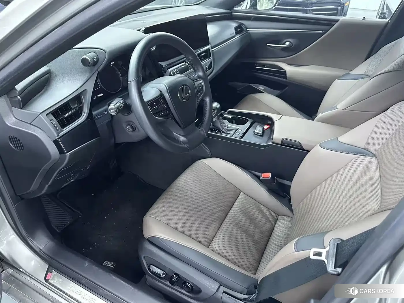Lexus ES 2024 Silver/gray из Китая, фото 5