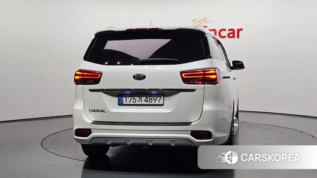 Kia The New Carnival id 3380565 из Кореи 14