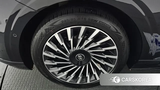 Hyundai Grandeur Hybrid (GN7) id 3731672 из Кореи 14