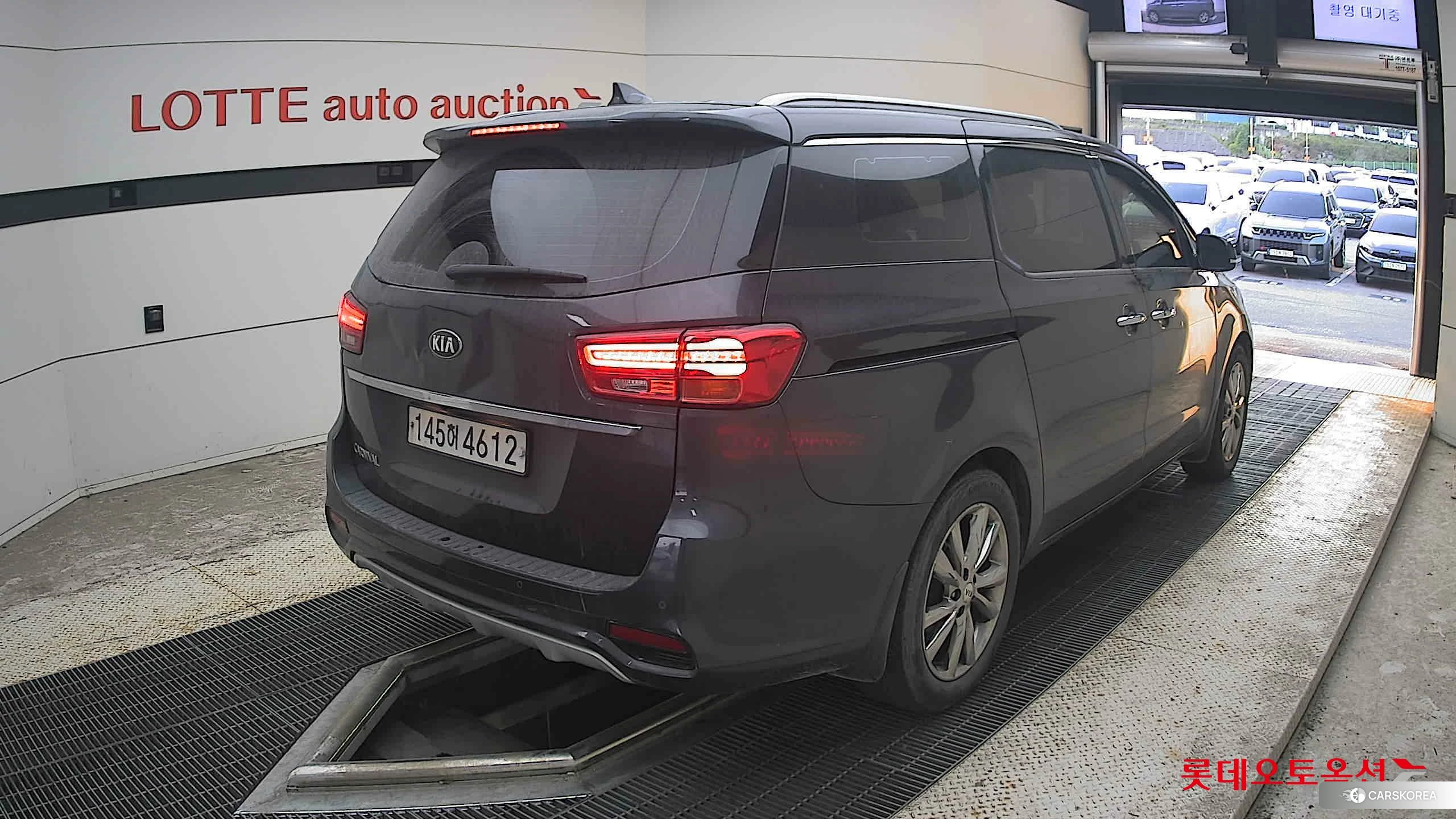Kia Carnival id 4909241 из Кореи 30