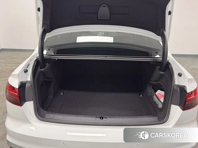 Audi A4L id 4335733 из Китая 10