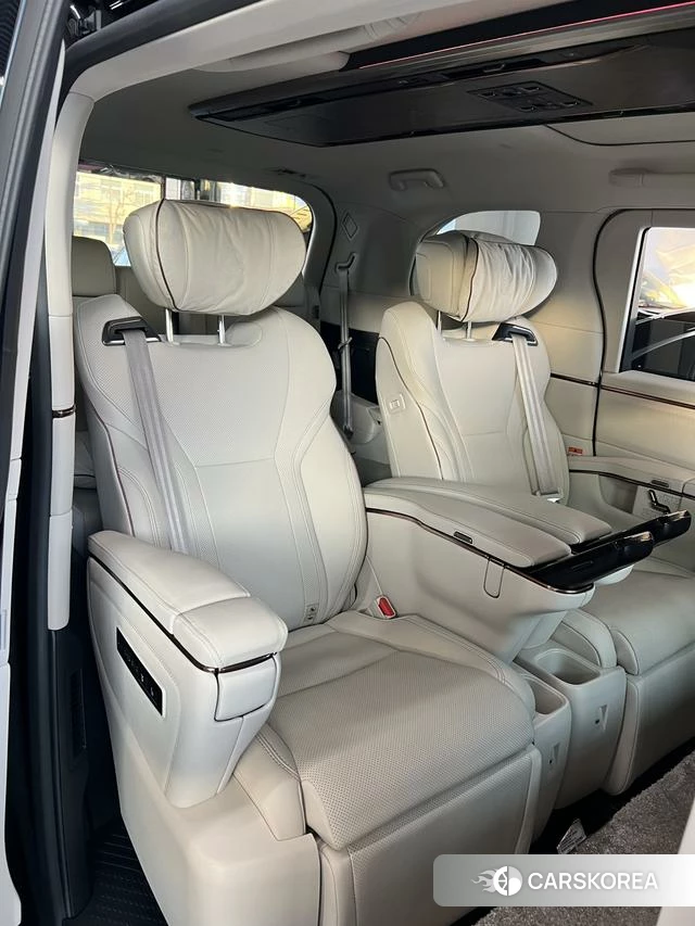 Lexus LM id 4262572 из Китая 16