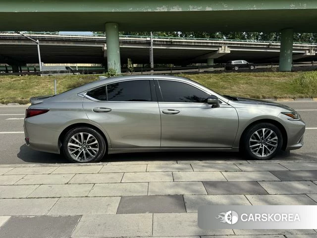 Lexus ES id 4301740 из Китая 9