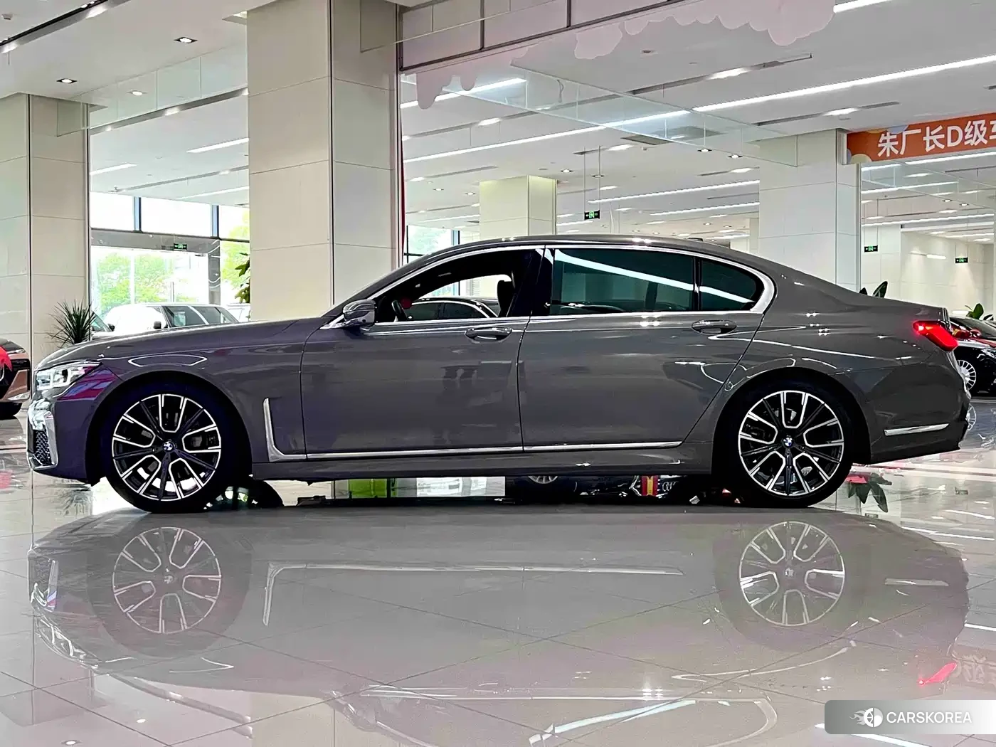 BMW 7 series 2022 Silver/gray из Китая, фото 5