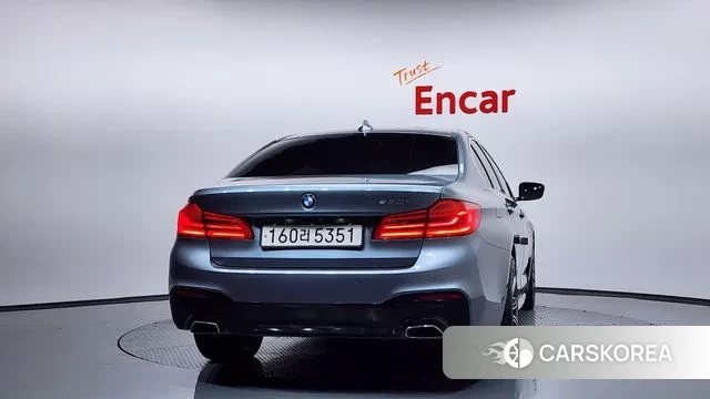 BMW 5 Series (G30) id 3363272 из Кореи 14