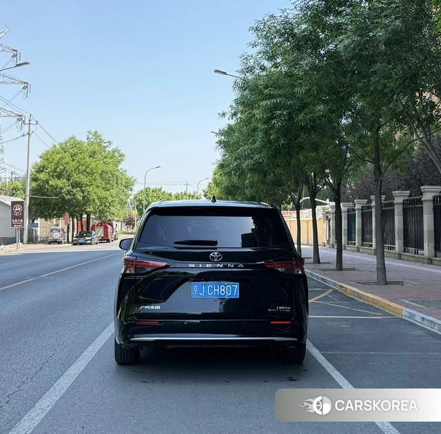 Toyota Saina 2026 Черный из Китая, фото 4