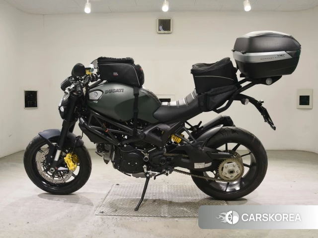 Проданный Ducati MONSTER 1100 EVO DIESEL 2012 из Японии