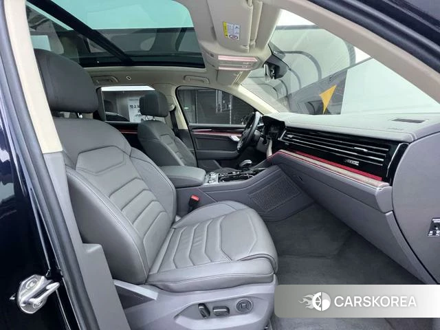 Volkswagen Touareg id 4213114 из Китая 27