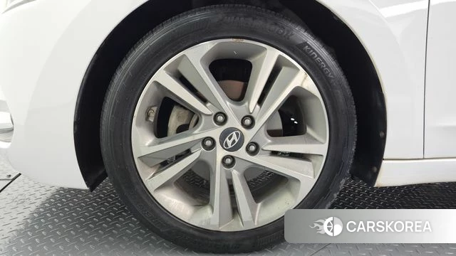Hyundai Avante AD id 4610478 из Кореи 25