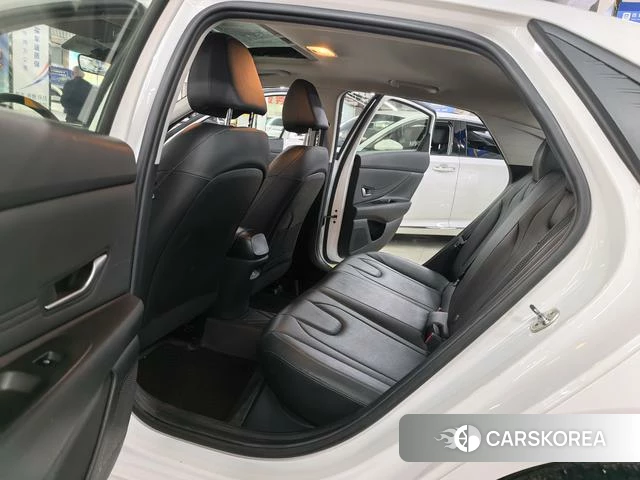 Hyundai Elantra 2021 Белый из Китая, фото 5